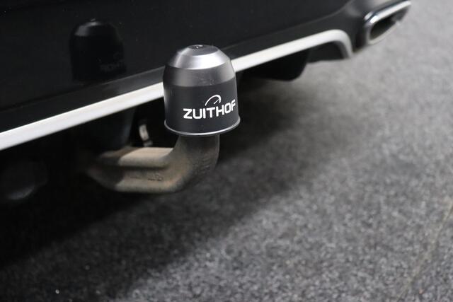 Mercedes-Benz B-KLASSE 180 Business Solution AMG | Afneembare Trekhaak | Cruise-control | Camera | Clima | Navigatie | Apple Carplay & Android Auto | Leder-Alcantara | Parkeersensoren V+A | AMG Velgen | Stoelverwarming