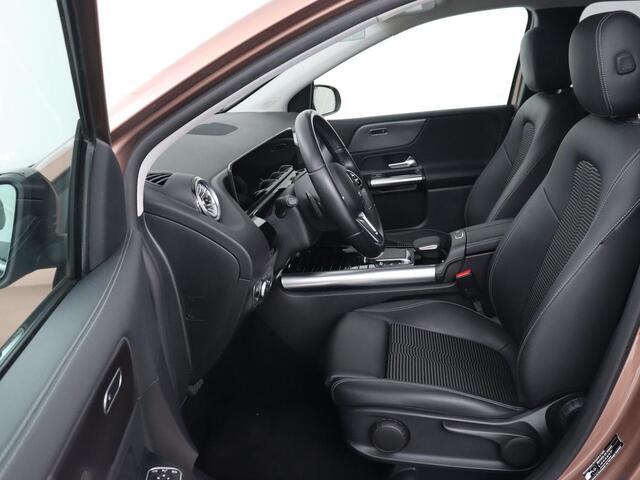 Mercedes-Benz B-KLASSE 250e Urban Night | SOH 92% | Adaptive cruise | Stoelverwarming | Camera | Carplay | Sfeerverlichting | Half leder | Full LED | Widescreen | Park Assist | Navigatie | PHEV | Plug In