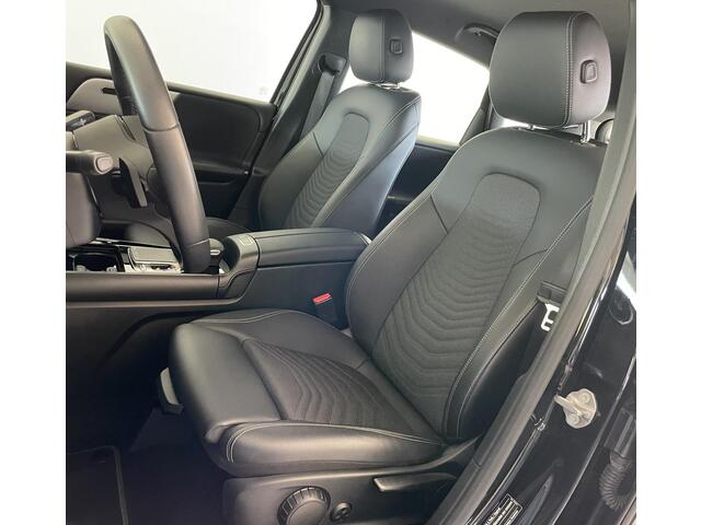 Mercedes-Benz B-KLASSE 180 Business Solution Luxury | Parkeer camera | Elektrische achterklep | Carplay