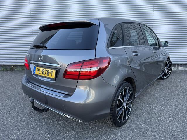 Mercedes-Benz B-KLASSE 180 Lease Ed. NAP Facelift Leer Trekhaak AMG PDC 18" Carplay Key