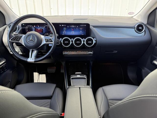Mercedes-Benz B-KLASSE 250 e Business Line / Accu 93% SoH / Trekhaak 1600KG trekgewicht / 360° Camera / Stoelverwarming / Elektrische achterklep / Navigatie / Full LED verlichting /