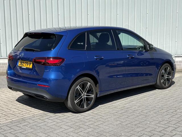 Mercedes-Benz B-KLASSE 250 e Business Line / Accu 93% SoH / Trekhaak 1600KG trekgewicht / 360° Camera / Stoelverwarming / Elektrische achterklep / Navigatie / Full LED verlichting /