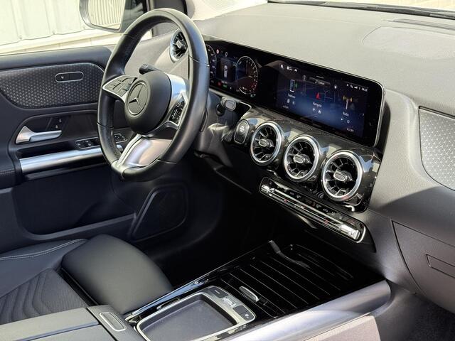 Mercedes-Benz B-KLASSE 250 e Business Line / Accu 93% SoH / Trekhaak 1600KG trekgewicht / 360° Camera / Stoelverwarming / Elektrische achterklep / Navigatie / Full LED verlichting /