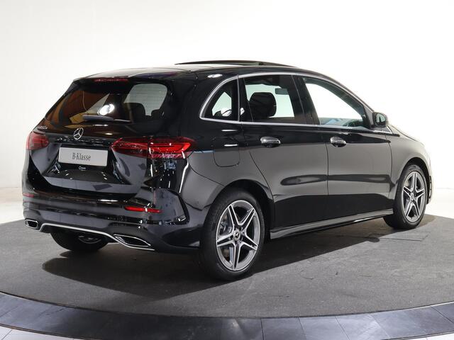 Mercedes-Benz B-KLASSE 250e Business Solution AMG | Panoramaschuifdak | Winter pakket | Achteruitrijcamera | Trekhaak |
