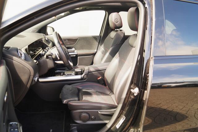 Mercedes-Benz B-KLASSE 180 Automaat Business Solution AMG -PANO-LED-ECC-