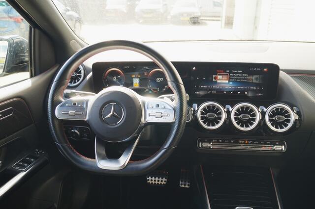Mercedes-Benz B-KLASSE 180 Automaat Business Solution AMG -PANO-LED-ECC-