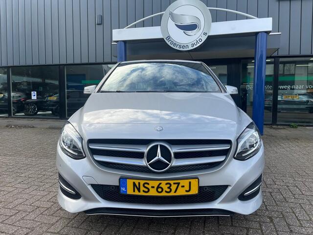 Mercedes-Benz B-KLASSE B180 122PK Ambition met Navigatie, Cruise control & 17'' Lichtme