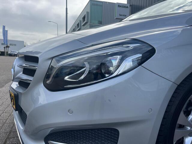 Mercedes-Benz B-KLASSE B180 122PK Ambition met Navigatie, Cruise control & 17'' Lichtme