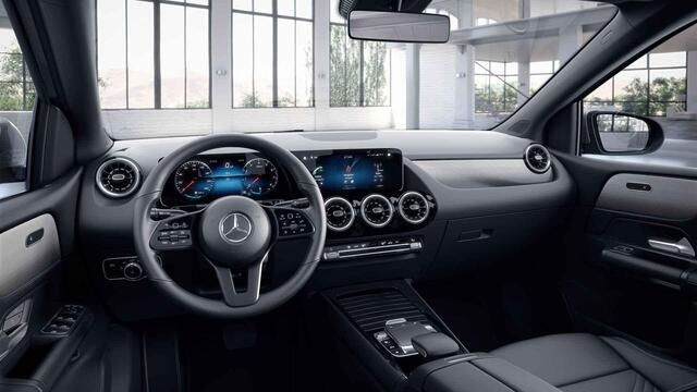 Mercedes-Benz B-KLASSE 180 Business Solution | Trekhaak | Achteruitrijcamera | Stoelverwarming | Widescreen |
