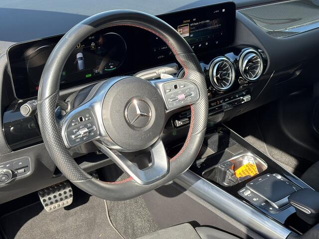 Mercedes-Benz B-KLASSE 250 e AMG Line PHEV / Afneembare Trekhaak / Allseason Banden / Stoelverwarming / Applecarplay/AndroidAuto /