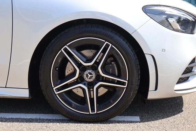 Mercedes-Benz B-KLASSE 220 AMG Line l Panoramadak l Nightpakket l LED High Performance l MBUX l Camera l Smartphone Integratie l Stoelverwarming l PTS l Airconditioning l Elektr. bedienbare Achterklep l