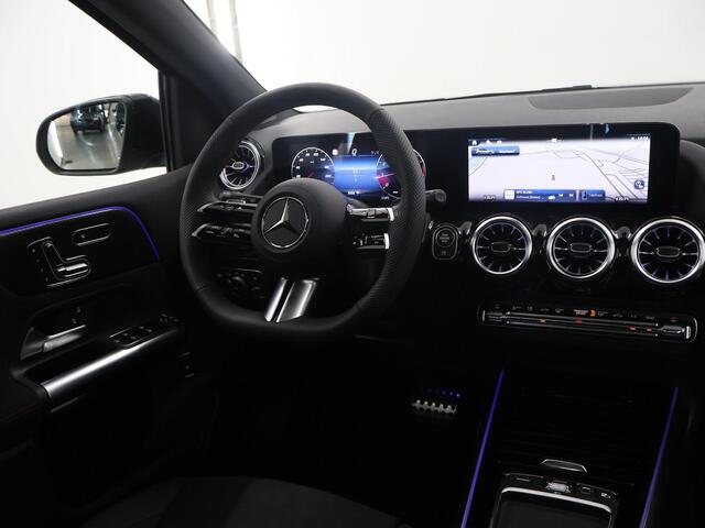 Mercedes-Benz B-KLASSE 180 Business Solution AMG | Panoramadak | Winter pakket | Memory stoelen | Trekhaak | Parkeercamera | Sfeerverlichting |