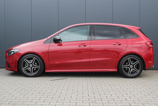 Mercedes-Benz B-KLASSE 200 Business Solution AMG | Incl. 12 Maanden garantie | Stoelverwarming | Elektrische trekhaak | Cruise control | Climate control | Parkeersensoren | Parkeercamera | Navigatie |