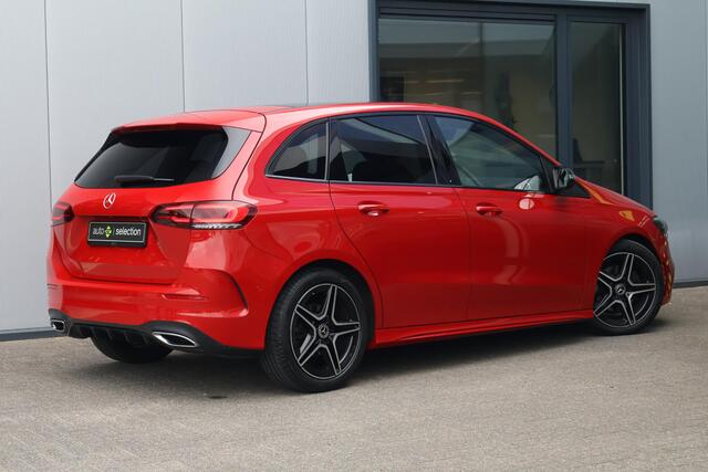 Mercedes-Benz B-KLASSE 180 Business Solution AMG / Pano