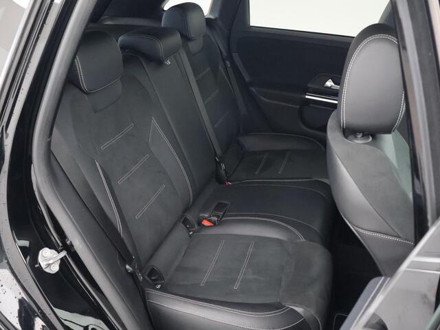 Mercedes-Benz B-KLASSE 250e 218 PK AMG NIGHT + SFEERVERLICHTING | CAMERA | 18 INCH | STOELVERWARMING