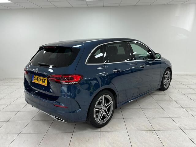 Mercedes-Benz B-KLASSE 180 AMG Line WEGKLAPBARE TREKHAAK | ACHTERUITRIJCAMERA | STOELVERWARMING | !LAGE KM-STAND! |