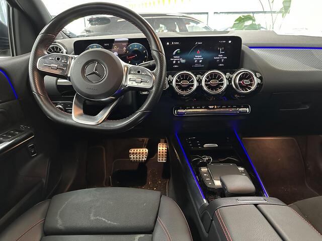 Mercedes-Benz B-KLASSE 180 AMG Line WEGKLAPBARE TREKHAAK | ACHTERUITRIJCAMERA | STOELVERWARMING | !LAGE KM-STAND! |
