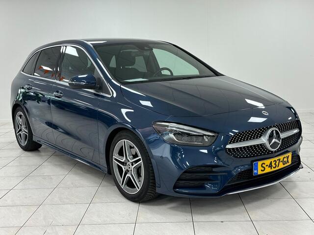 Mercedes-Benz B-KLASSE 180 AMG Line WEGKLAPBARE TREKHAAK | ACHTERUITRIJCAMERA | STOELVERWARMING | !LAGE KM-STAND! |
