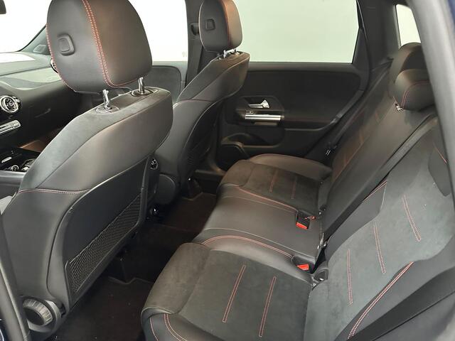 Mercedes-Benz B-KLASSE 180 AMG Line WEGKLAPBARE TREKHAAK | ACHTERUITRIJCAMERA | STOELVERWARMING | !LAGE KM-STAND! |