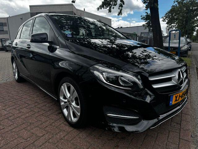 Mercedes-Benz B-KLASSE 180 Ambition Automaat 132.000km Airco/ECC,Navigatie,Camera,Half Leder