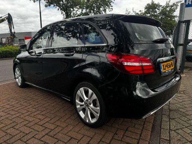 Mercedes-Benz B-KLASSE 180 Ambition Automaat 132.000km Airco/ECC,Navigatie,Camera,Half Leder