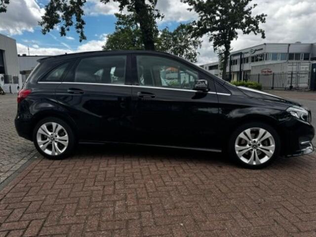 Mercedes-Benz B-KLASSE 180 Ambition Automaat 132.000km Airco/ECC,Navigatie,Camera,Half Leder