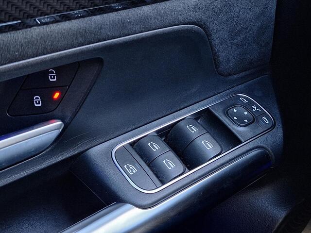 Mercedes-Benz B-KLASSE 180 Business Solution AMG | Night pakket | Achteruitrijcamera | Sfeerverlichting | Stoelverwarming | Widescreen