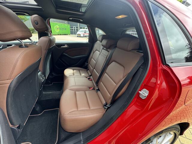 Mercedes-Benz B-KLASSE 250 Prestige Leer, \Pano dak enz