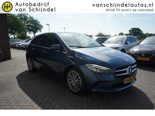 Mercedes-Benz B-KLASSE 180 LUXURY LINE SEPT 2022 ORIGINEEL NEDERLANDS DEALER ONDERHOUDEN ELECTR.TREKHAAK CAMERA LEDER STOELVERWARMING NAVI 18INCH PDC V+A CRUISE CLIMA BLUETOOTH ENZ...