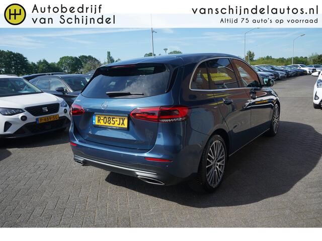 Mercedes-Benz B-KLASSE 180 LUXURY LINE SEPT 2022 ORIGINEEL NEDERLANDS DEALER ONDERHOUDEN ELECTR.TREKHAAK CAMERA LEDER STOELVERWARMING NAVI 18INCH PDC V+A CRUISE CLIMA BLUETOOTH ENZ...