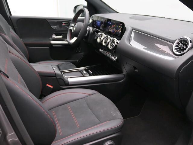 Mercedes-Benz B-KLASSE 250 e Business Solution AMG AMG Line | Panorama Schuif-Kanteldak | Parkeerpakket met achteruitrijcamera | Sfeerverlichting | EASY PACK achterklep | MultiBeam Ledkoplampen. Inclusief 24 maanden MB Certified garantie voor Europa.