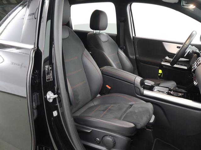 Mercedes-Benz B-KLASSE 250 e Premium Plus | AMG | Trekhaak | Multispaaks velgen | Stoelverwarming | Widescreen |