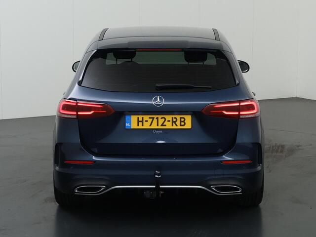 Mercedes-Benz B-KLASSE 200 Business Solution AMG | Trekhaak | Getint glas | Widescreen | Stoelverwarming | Achteruitrijcamera |