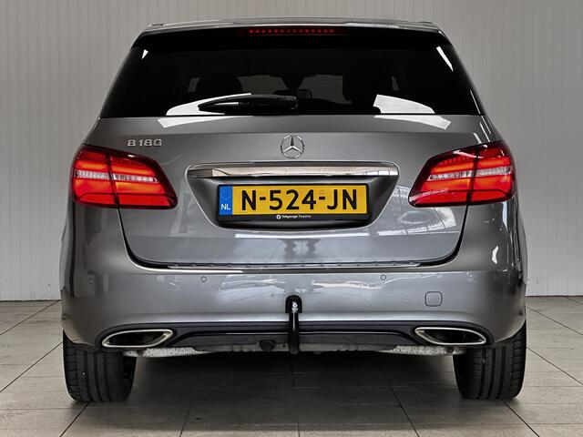 Mercedes-Benz B-KLASSE 180 Ambition/ Automaat/ Trekhaak/ Apple + Android/ Sportstoelen/ Keyless-GO/ 18'' LMV/ PDC V+A/ LED Koplampen/ Bluetooth/ Extra getint glas/ Half-Leder.