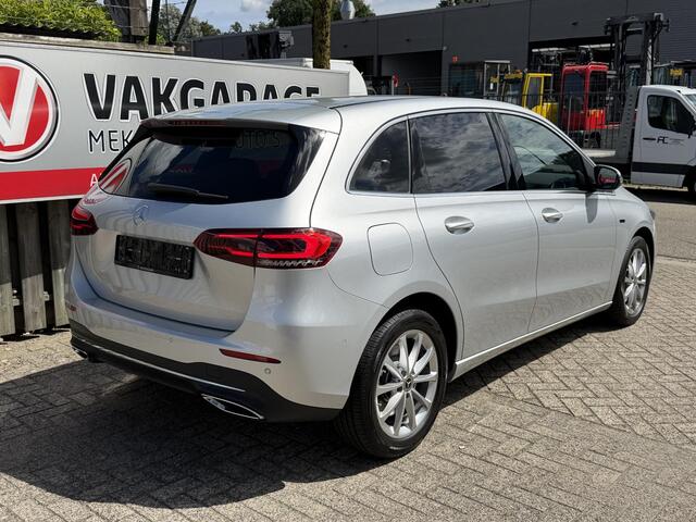 Mercedes-Benz B-KLASSE 250 e 18''/Sfeerverlichting/Navigatie/Camera/DAB/PDC v+a/Stoelverwarming/Apple Carplay & Android Auto