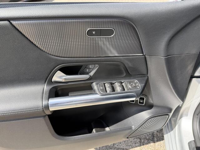 Mercedes-Benz B-KLASSE 250 e 18''/Sfeerverlichting/Navigatie/Camera/DAB/PDC v+a/Stoelverwarming/Apple Carplay & Android Auto