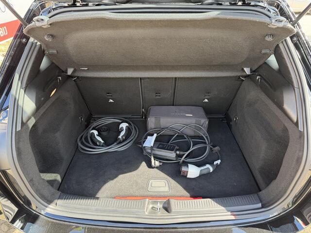 Mercedes-Benz B-KLASSE 250 e AMG Line 18''/Dodehoek/Camera/Navigatie/Sfeerverlichting/PDC/Stoelverwarming