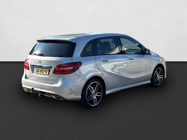 Mercedes-Benz B-KLASSE 180 Ambition AMG Line / NAVI / ALL SEASON / CAMERA / STOELVERWARMING