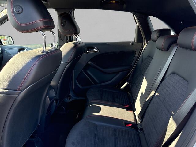 Mercedes-Benz B-KLASSE 180 Ambition AMG Line / NAVI / ALL SEASON / CAMERA / STOELVERWARMING