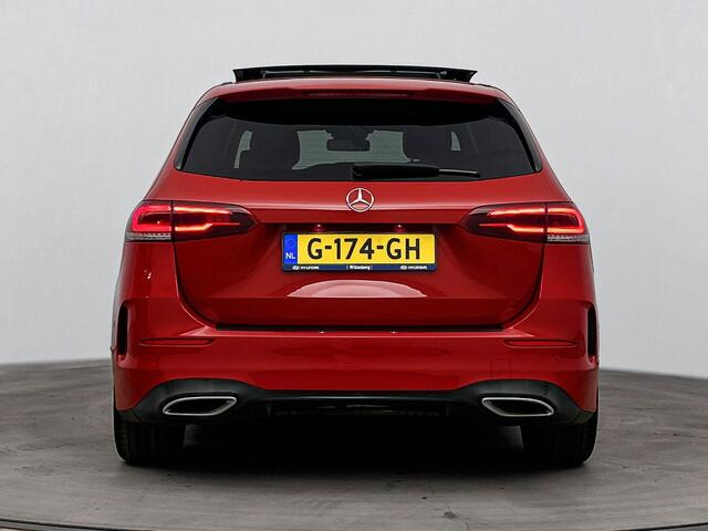 Mercedes-Benz B-KLASSE 180 Business Solution AMG | Schuif/kanteldak | Achteruitrij camera | Cruise control | Stoelverwarming | Navigatie |