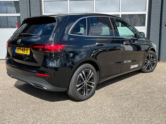 Mercedes-Benz B-KLASSE 250 e Business Solution Luxury Line | Dodehoekassistent | Stoelverwarming | Sfeerverlichting | Apple CarPlay | Android Auto | Donkergetint Glas Achter | Elektrische Achterklep | Elektrisch Inklapbare Buitenspiegels | Achteruitrijcamera | Parkeersensoren