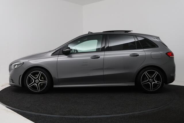 Mercedes-Benz B-KLASSE 180 Business Solution AMG (PANORAMADAK, STOELVERWARMING, CAMERA, NAVIGATIE)