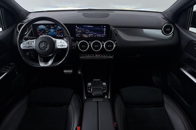 Mercedes-Benz B-KLASSE 180 Business Solution AMG (PANORAMADAK, STOELVERWARMING, CAMERA, NAVIGATIE)