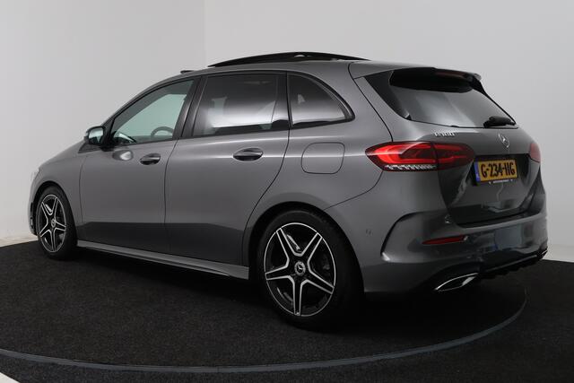 Mercedes-Benz B-KLASSE 180 Business Solution AMG (PANORAMADAK, STOELVERWARMING, CAMERA, NAVIGATIE)