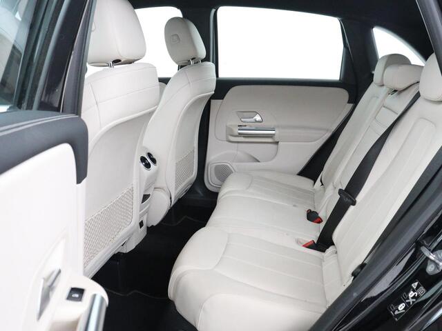Mercedes-Benz B-KLASSE B-klasse250 e Business Solution Luxury Limited | SOH 93,0% | Leder | Stoelverwarming | Adaptive cruise | Carplay | Camera | Park assist | Sfeerverlichting | Elektrische achterlep | Trekhaak