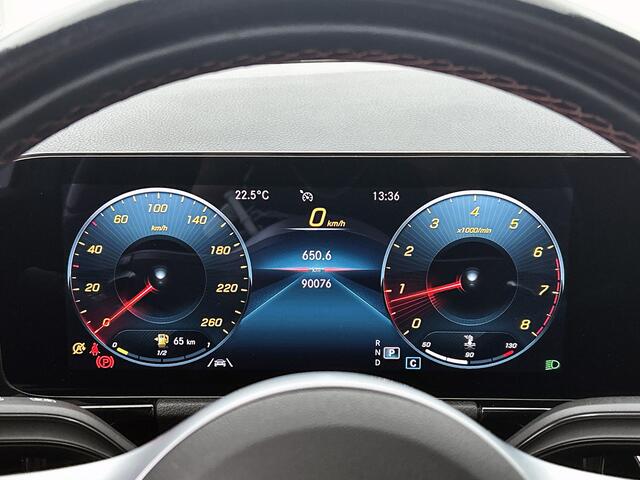 Mercedes-Benz B-KLASSE 200 Business Solution AMG | Panoramadak | Achteruitrijcamera | Nightpakket | Multibeam Koplampen | Inclusief 24 maanden MB Certified garantie voor Europa.
