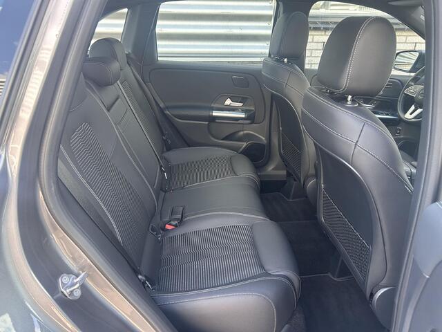 Mercedes-Benz B-KLASSE 200 | Luxury | Panoramadak | Inklapbare Spiegels