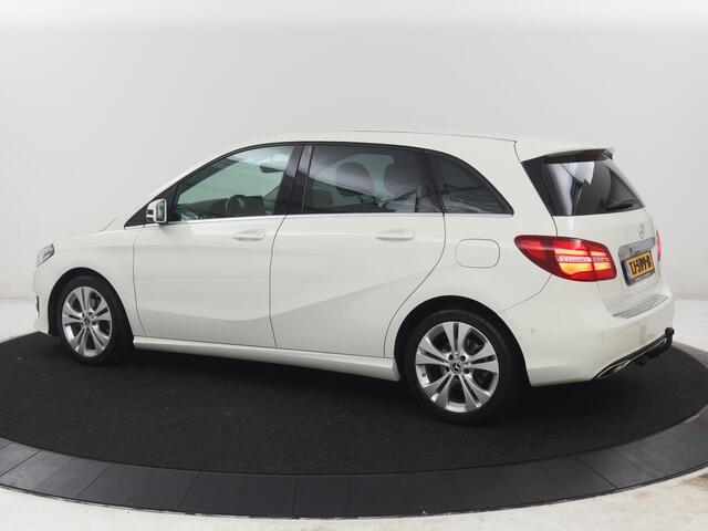Mercedes-Benz B-KLASSE 180 Ambition | Half leder | Cruise control | Navigatie | Bluetooth | Airco | Camera | Park assist | Trekhaak
