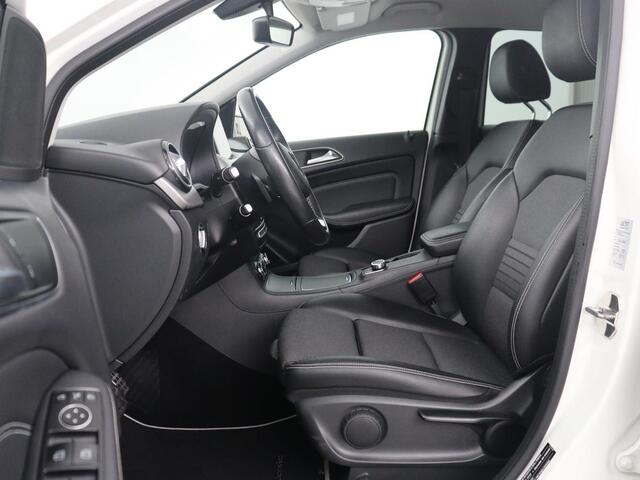 Mercedes-Benz B-KLASSE 180 Ambition | Half leder | Cruise control | Navigatie | Bluetooth | Airco | Camera | Park assist | Trekhaak