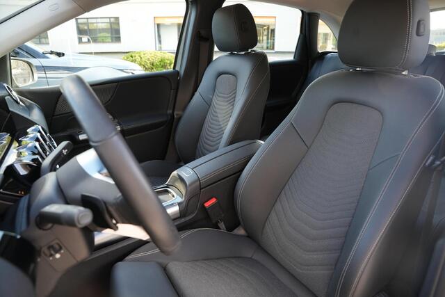 Mercedes-Benz B-KLASSE 180 Progressive Line Advanced Trekhaak Winterpakket MBUX Navi Camera
